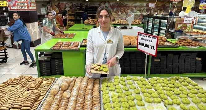 ozel-bayramda-kuru-pastaya-talep-artti