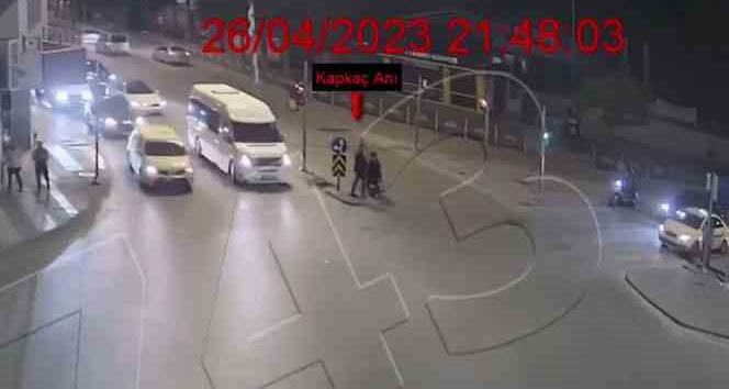 telefonu-calan-motorlu-hirsiz-kameralara-yakalandi