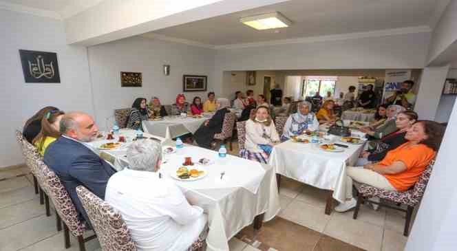 Başkan Sandıkçı: “Hanım Konaklarımız istihdama katkı noktasında önemli bir rol üstlenmektedir”

