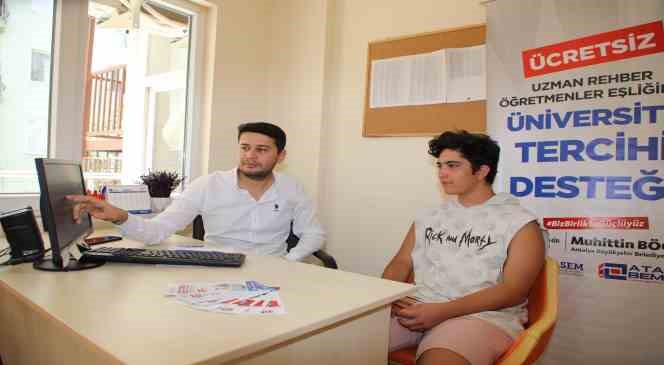 Büyükşehir ’den gençlere üniversite tercihinde ücretsiz destek Büyükşehir ’den gençlere üniversite tercihinde ücretsiz destek