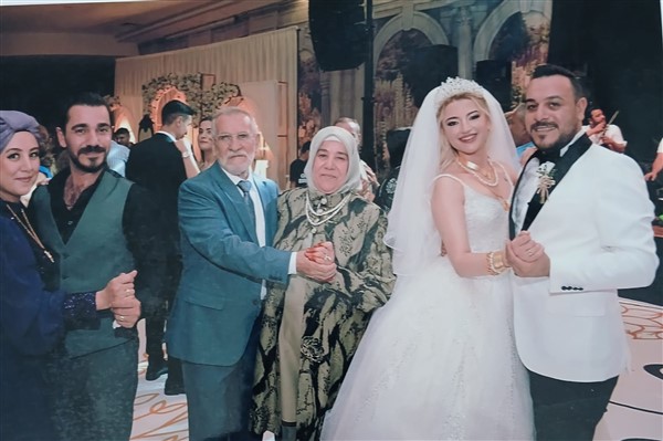 Dindar ve Tuncer ailelerinin mutlu günü