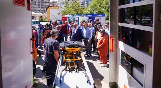 Diyarbakır ’da KETEM ’e hibe edilen mobil mamografi aracı 17 ilçede hizmet verecek
