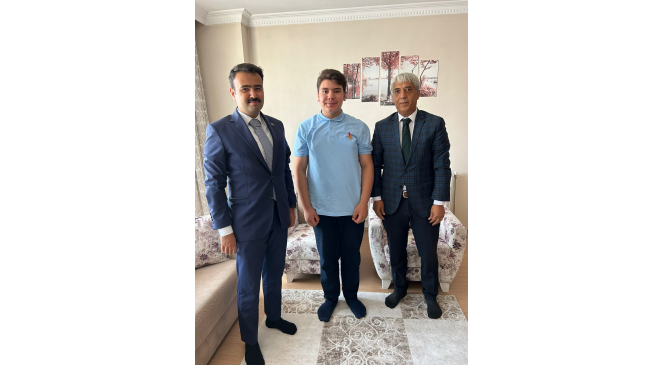 Kaymakam Bingöl ’den LGS birincisine tam altın
