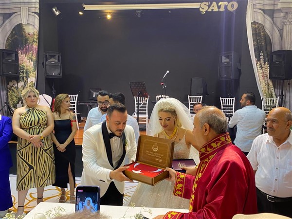 Dindar ve Tuncer ailelerinin mutlu günü