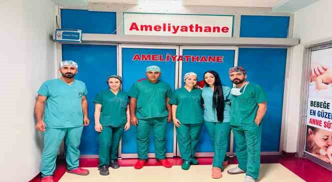 Şemdinli Devlet Hastanesinde ilk defa katarakt ameliyatı yapıldı
