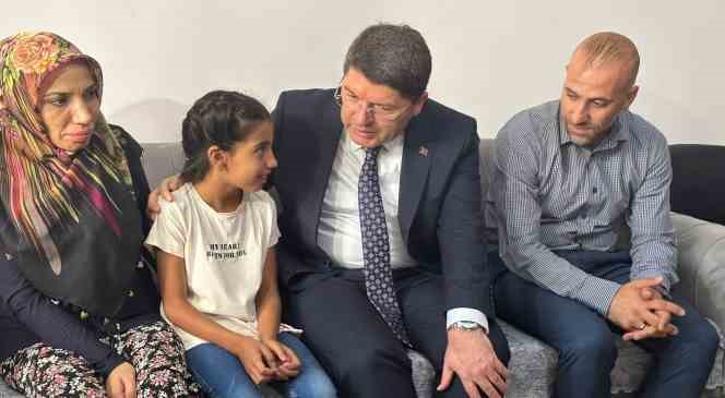 Bakan Tunç ile Miray arasında gülümseten ‘Cumhurbaşkanı ’ diyaloğu
