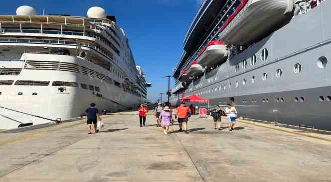 Bodrum ’a 2 gemide bin 960 turist geldi
