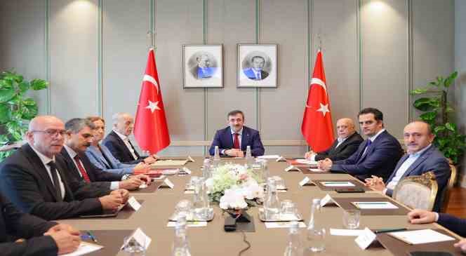 Cumhurbaşkanı Yardımcısı Yılmaz, işçi temsilcileriyle bir araya geldi
