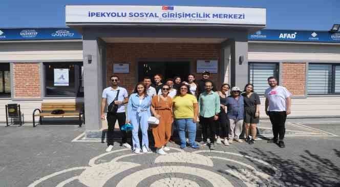 Depremden etkilenen çocuklara tiyatro etkinliği düzenlendi
