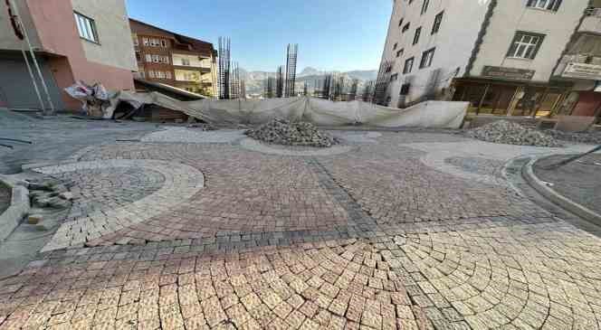 Hakkari ’de cadde ve sokaklar yenileniyor Hakkari ’de cadde ve sokaklar yenileniyor