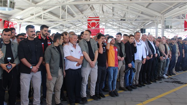 Gaziantep Şehidini son yolculuğuna uğurladı