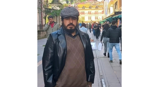 Tiyatro oyununu sergilemek için 30 günde 20 kilo verdi Tiyatro oyununu sergilemek için 30 günde 20 kilo verdi