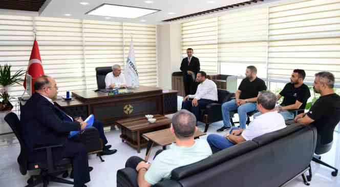 Yeşilyurt Belediyesi ile Hizmet İş -Sendikası arasında protokol Yeşilyurt Belediyesi ile Hizmet İş -Sendikası arasında protokol