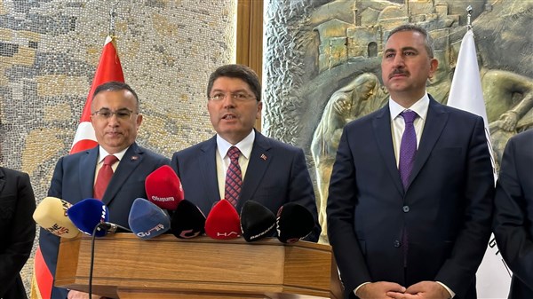 Adalet Bakanı Yılmaz Tunç,"Deprem bölgesinde adaletin aksamaması için çalışıyoruz"