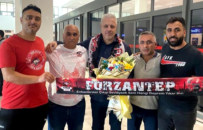 Gaziantep FK'nın yeni teknik direktörü Marius Sumudica'yı taraftar karşıladı