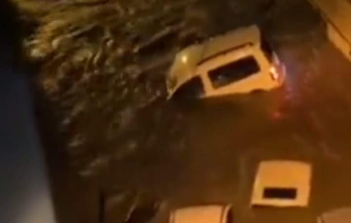 İBB Başkanı İmamoğlu: "Metrekareye 150 kilogram yağış düştü"