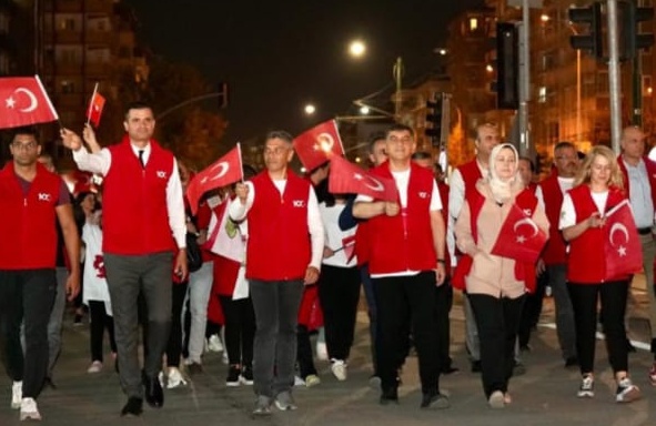Gaziantep, Türk bayrağının etrafında buluştu Gaziantep, Türk bayrağının etrafında buluştu