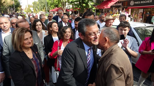 CHP'li Özgür Özel: "Gaziantep gibi bir işçi şehrinde iki milletvekilini içime sindiremiyorum"