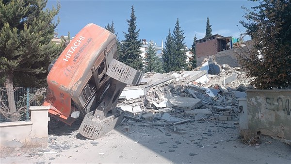 Gaziantep'te ikinci yıkım faciası: Bu sefer can kaybı yok