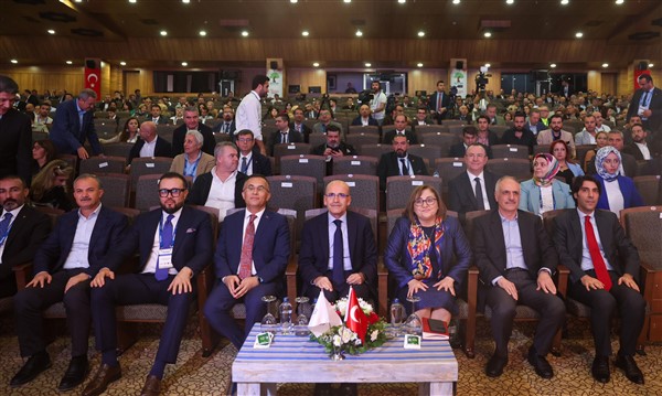 Bakan Mehmet Şimşek, Horasis Global toplantısında Türkiye’de yatırım fırsatlarını anlattı Bakan Mehmet Şimşek, Horasis Global toplantısında Türkiye’de yatırım fırsatlarını anlattı