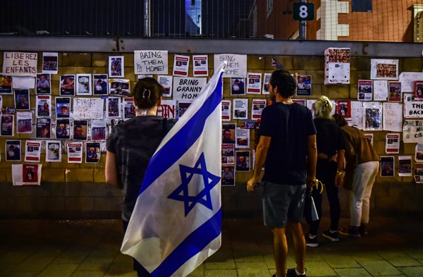 İsrail sokaklarında “Çocuklarımızı eve getirin” sloganları yükseldi