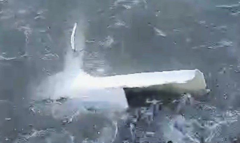 İzmir'de fırtına nedeniyle 3 balıkçı teknesi alabora oldu