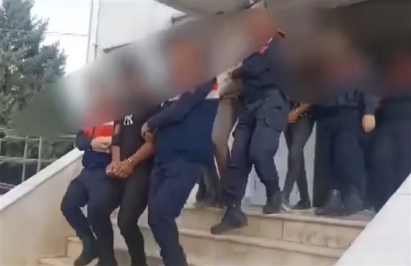 5 Göçmen kaçakçısı Gaziantep İl Jandarma ekipleri tarafından yakalandı