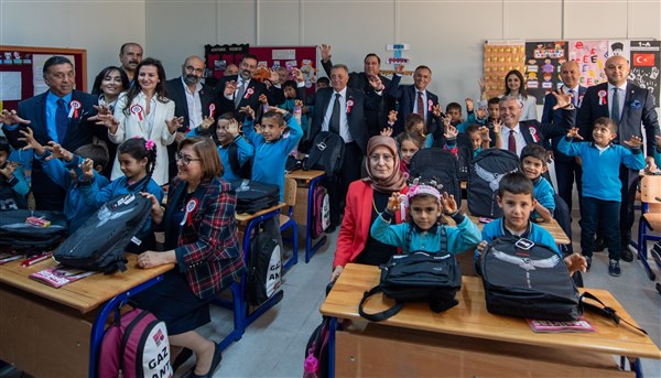 Gaziantep Valisi Çeber: "Emeklerinden dolayı Beşiktaş Kulübü'ne teşekkür ediyoruz"