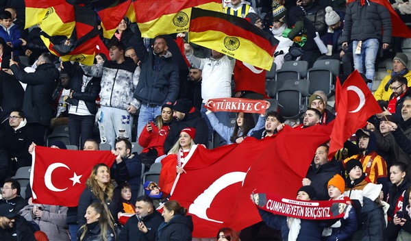 Türkiye, Berlin Olimpiyat Stadyumunda öne geçti: Almanya 2 - 3 Türkiye 