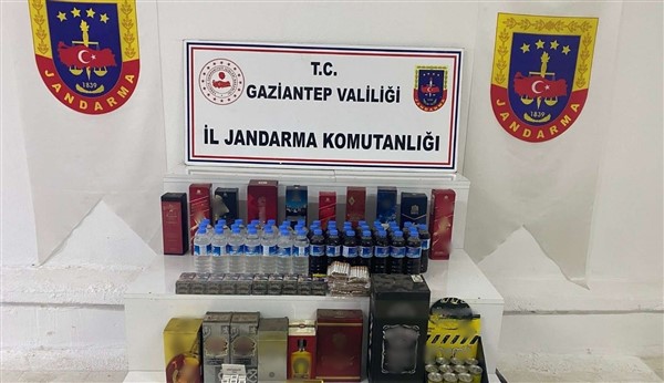 Gaziantep'te yılbaşı öncesi çok miktarda kaçak ve sahte alkol ele geçirildi