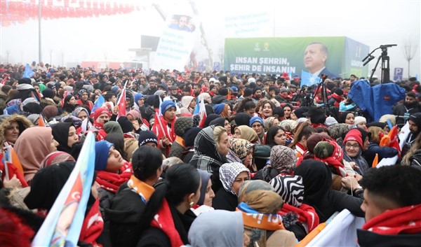 Gaziantepliler soğuk havaya rağmen Cumhurbaşkanı Erdoğan'ı yalnız bırakmadı
