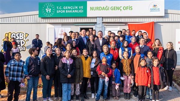Gençlik ve Spor Bakanlığı, UNICEF ve Netflix depremin 1. yılında Genç Alan'da