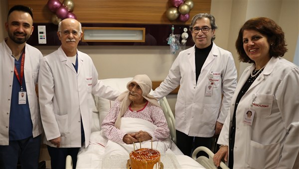 111 yaşındaki Hatice Nine Medical Point’te hayata tutundu