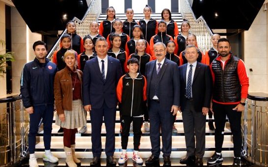 Adil Sani Konukoğlu Spor Lisesi Futbol Takımı Türkiye Şampiyonu