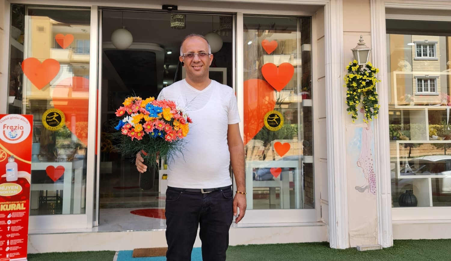 Kadınlar neden çiçek sever? Kadınlar neden çiçek sever?
