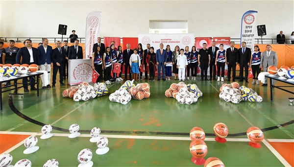 Okullara Spor Malzemesi Desteği sürüyor Okullara Spor Malzemesi Desteği sürüyor