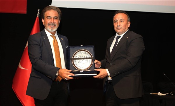 Mehmet Aşıla, "Manevi değerlerimiz elimizden gitti"