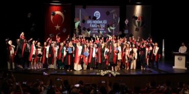 GAÜN Diş Hekimliği Fakültesi'nde Mezuniyet Coşkusu