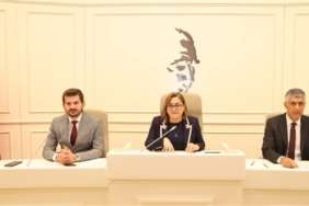 Büyükşehir'den Çiftçilere Üzüm Sıkma Makinası ve Sera Projesi Desteği!