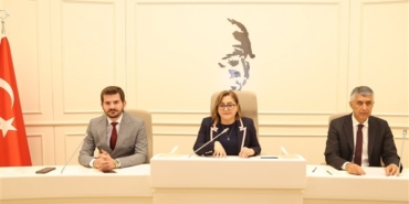 Büyükşehir'den Çiftçilere Üzüm Sıkma Makinası ve Sera Projesi Desteği!