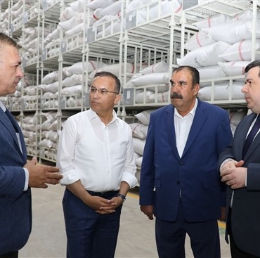 Vali Çeber, Antep Fıstığı Lisanslı Depoda İncelemelerde Bulundu