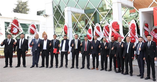 Yeniden Refah’ta kongre rüzgârı sürüyor