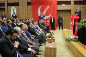Yeniden Refah’ta kongre rüzgârı sürüyor