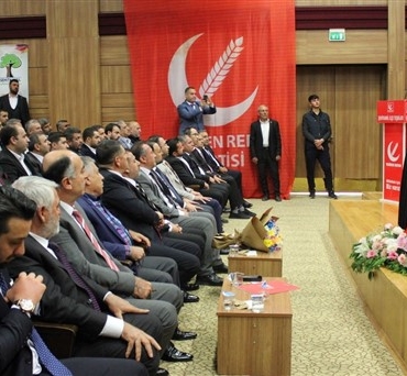 Yeniden Refah’ta kongre rüzgârı sürüyor
