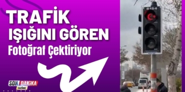 Trafik Işığını Gören Fotoğraf Çektiriyor