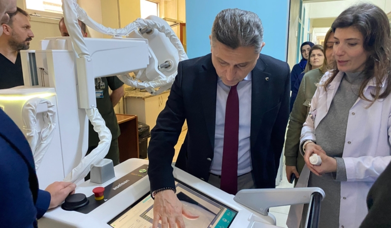 Yerli ve Milli Mobil Dijital Röntgen Cihazı Gaziantep’te Hizmete Başladı