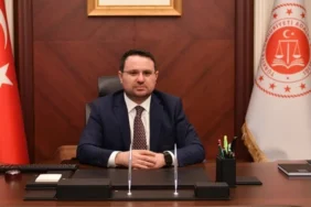 Akın Gürlek Kimdir