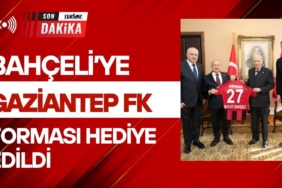 Ankara’da Gaziantep FK Rüzgarı Devlet Bahçeli’ye Kırmızı-Siyahlı Forma