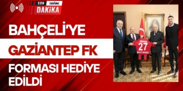 Ankara’da Gaziantep FK Rüzgarı Devlet Bahçeli’ye Kırmızı-Siyahlı Forma