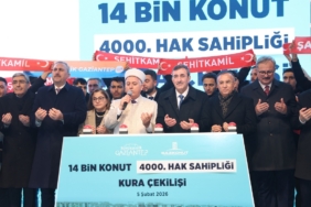 BÜYÜKŞEHİRDEN MİTİNG GİBİ KURA Ç